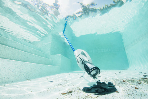 What mistakes should you avoid when maintaining your pool at the end of summer?